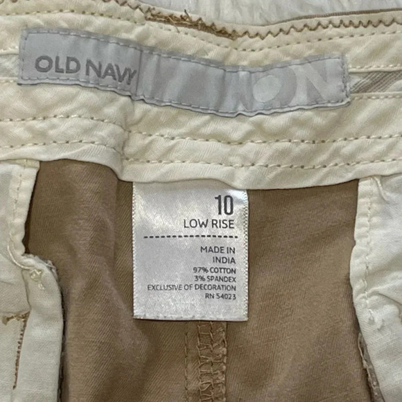 Old Navy | Low Rise Shorts - Picture 3 of 4
